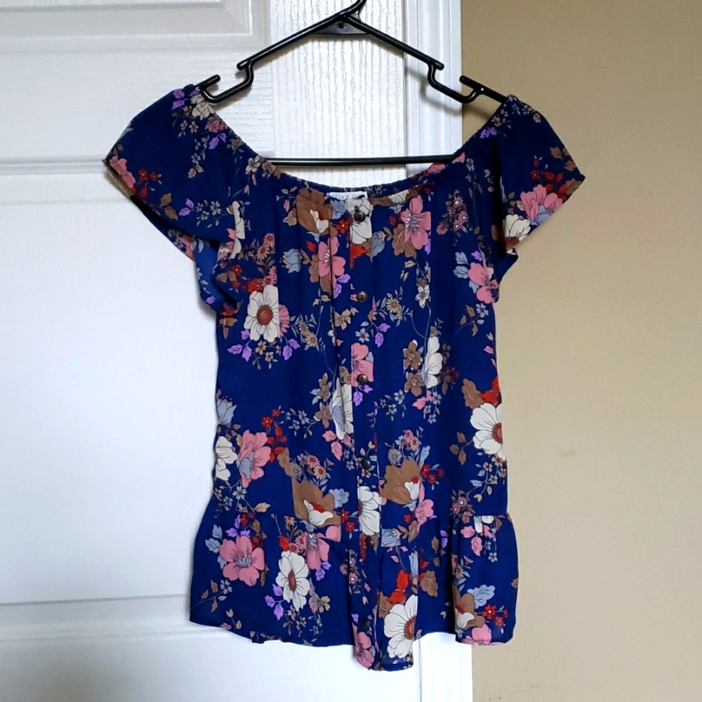 Short Sleeve Floral Top Size XS